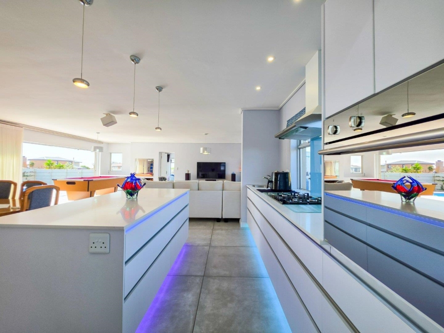 3 Bedroom Property for Sale in Stilbaai Wes Western Cape